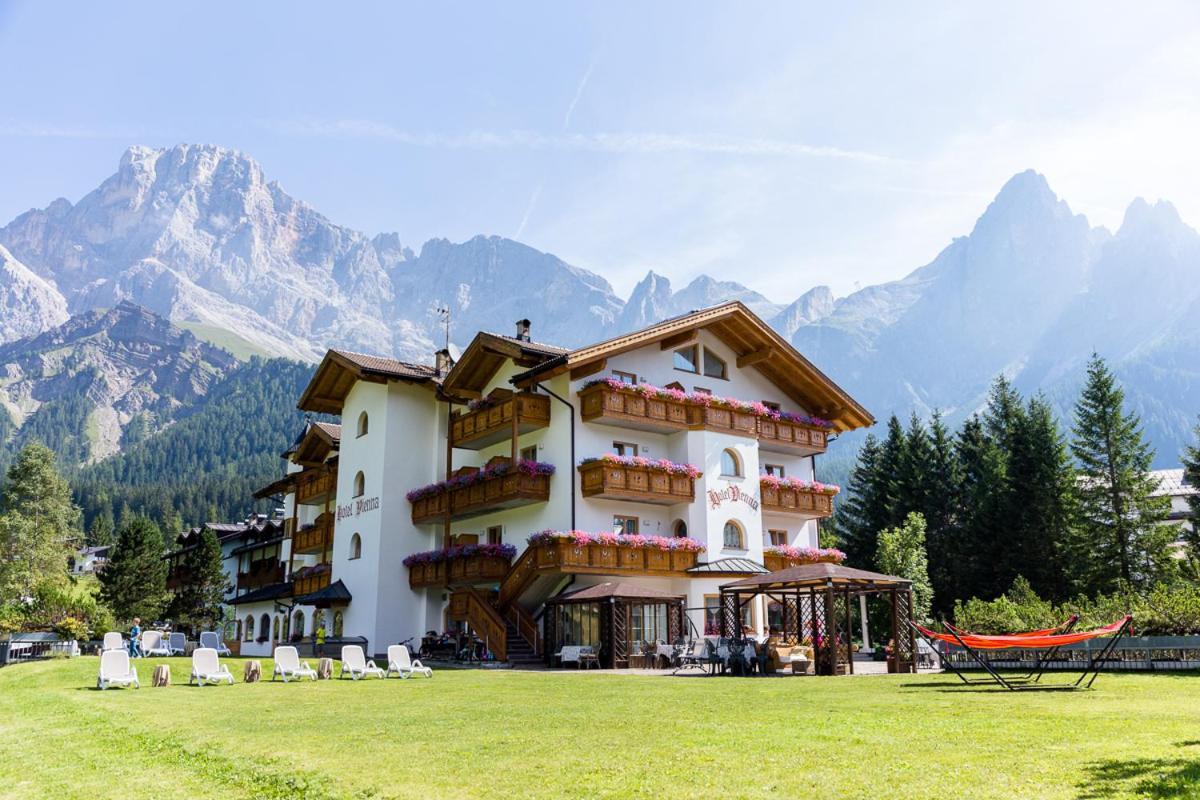 Hotel Vienna San Martino Di Castrozza Exterior photo