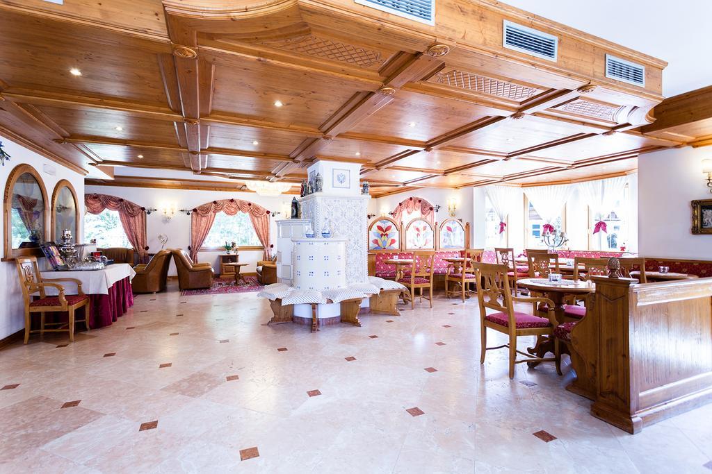 Hotel Vienna San Martino Di Castrozza Exterior photo