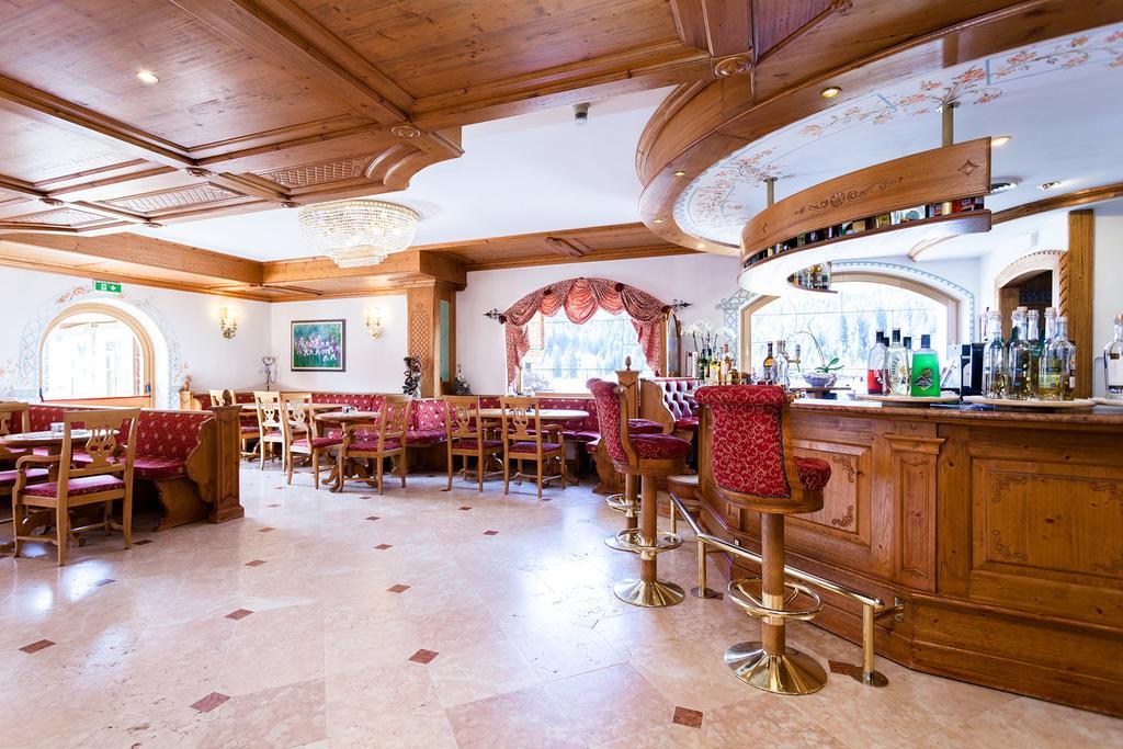 Hotel Vienna San Martino Di Castrozza Exterior photo