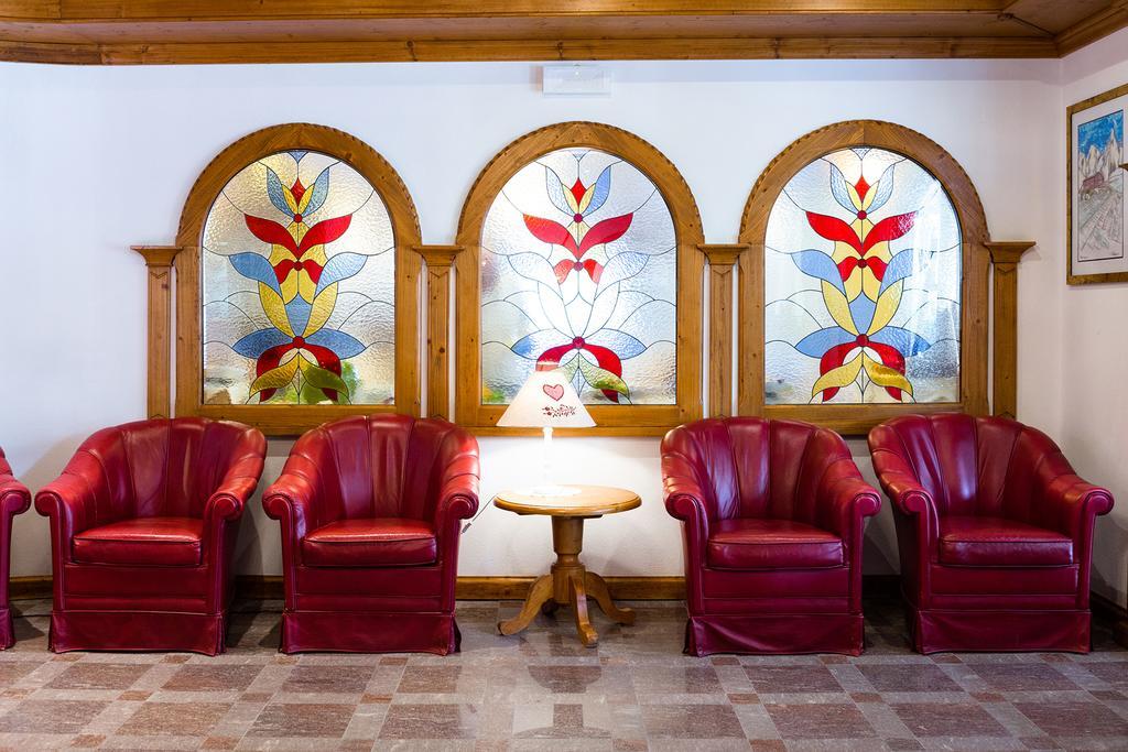 Hotel Vienna San Martino Di Castrozza Exterior photo