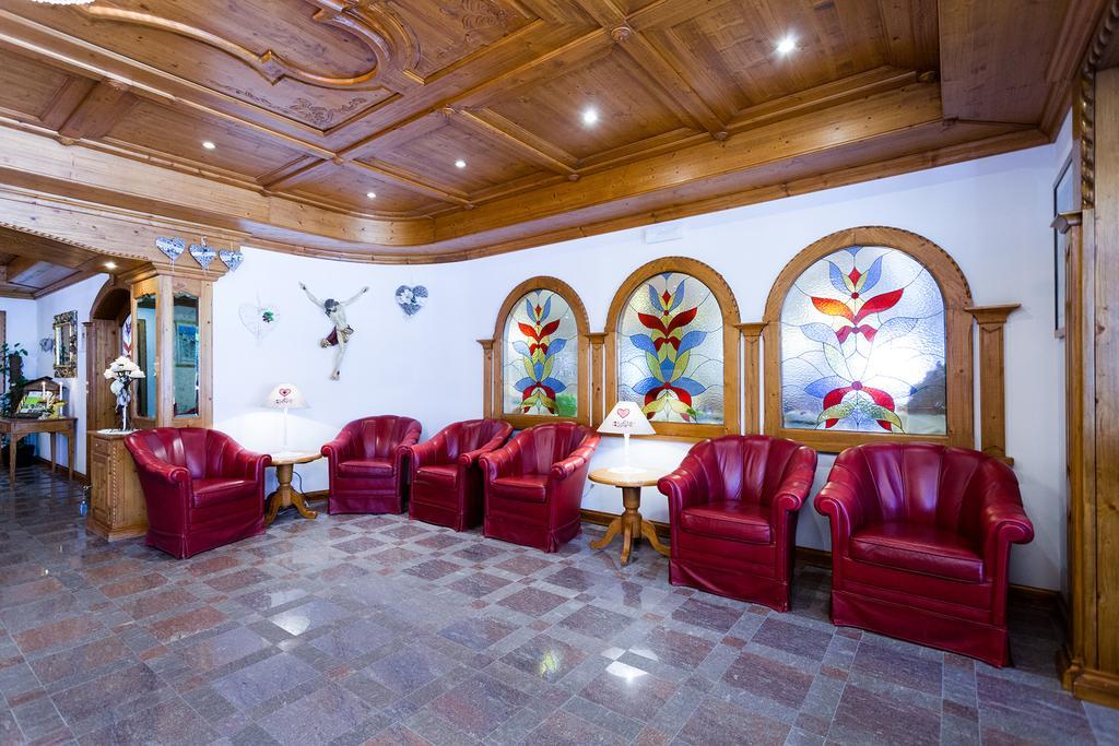 Hotel Vienna San Martino Di Castrozza Exterior photo