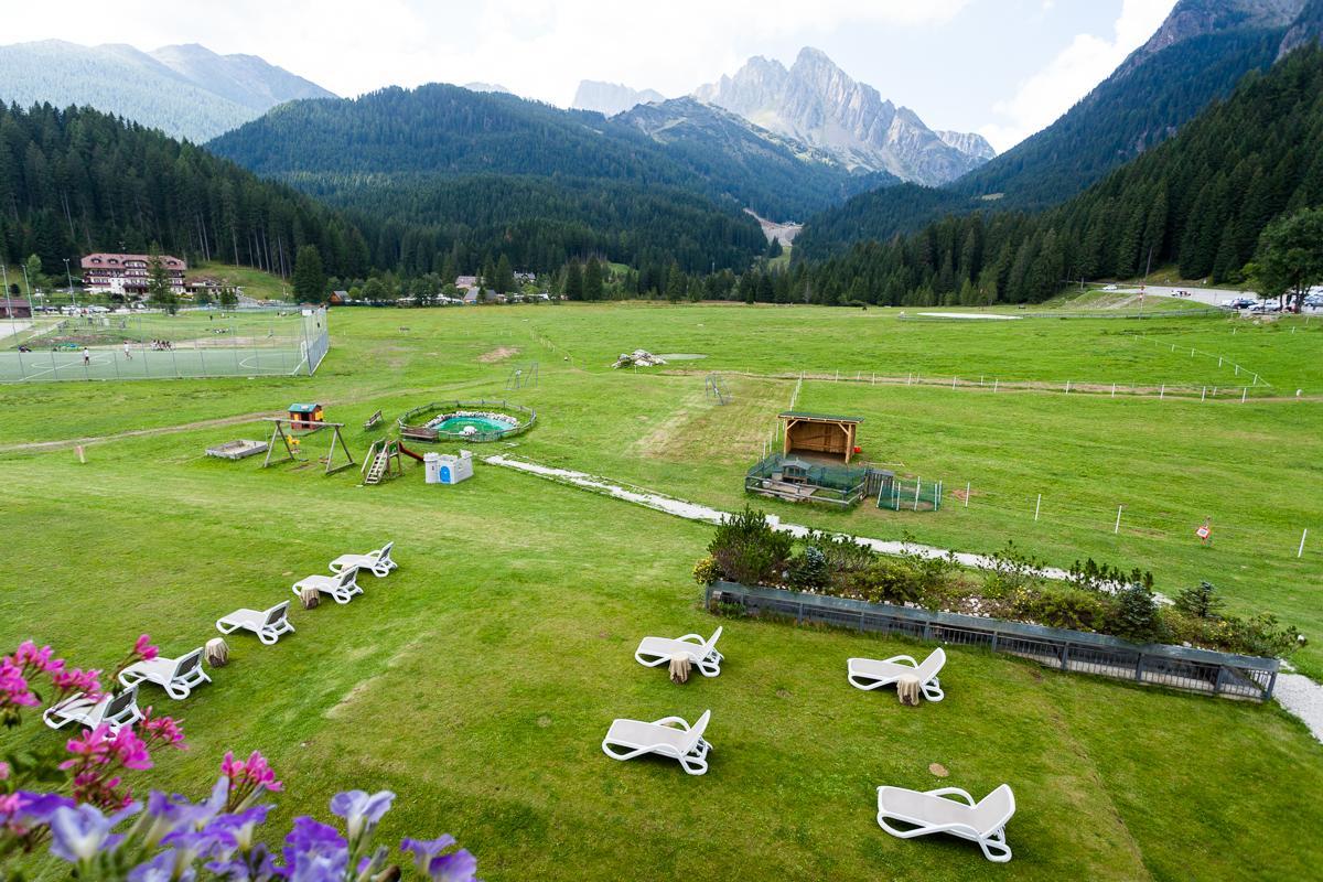 Hotel Vienna San Martino Di Castrozza Exterior photo
